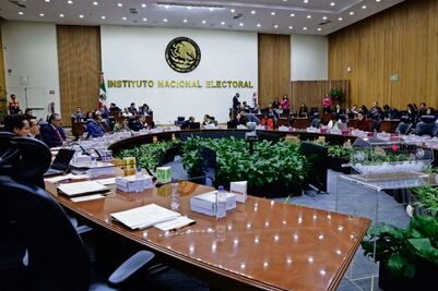 INE va por rebajar 16.5 mdp de multas a partidos por precampaña