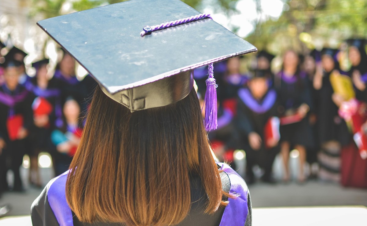 "Las Golondrinas" y canciones que no fallan en las graduaciones escolares