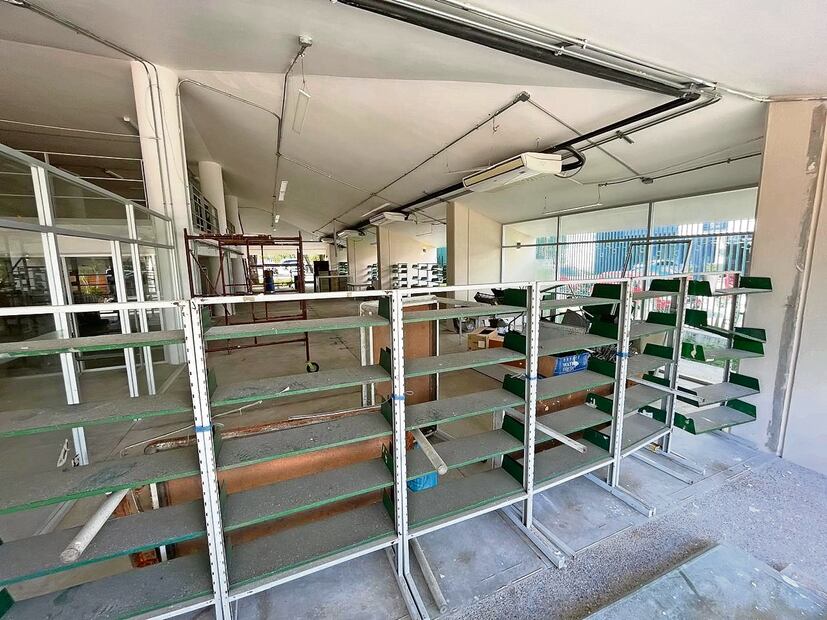 En el Parque Papagayo, la principal biblioteca del puerto está en el olvido.
El huracán O tis la destruyó y no se sabe cuándo volverá a funcionar. Foto: de Arturo de Dios de Palma. El UNIVERSAL