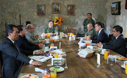 Silvano se reúne con General tras hechos de Aquila