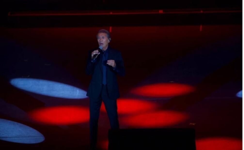 Nostalgia y lágrimas provoca Napoleón en el Auditorio Nacional 
