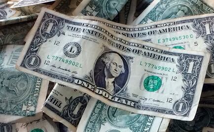 Captan "lluvia de billetes" en carretera de Atlanta