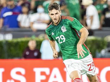 Santiago Giménez sueña con ir y ser goleador en Qatar 2022
