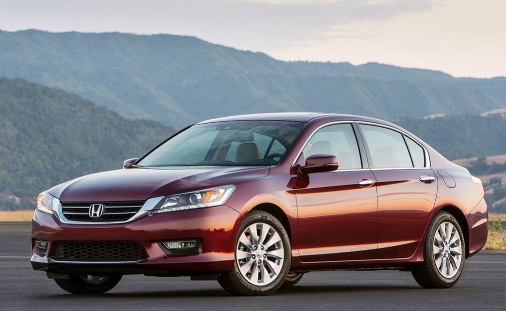Otras opciones : Honda Accord EXL Navi   Costo: 392,400 pesos