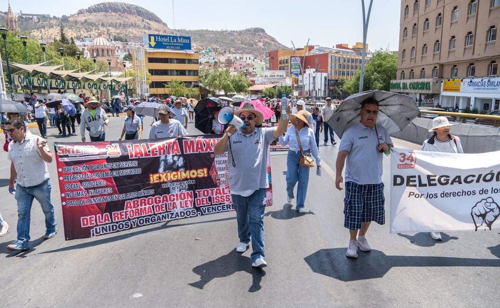Docentes marchan en Zacatecas este 15 de mayo (15/05/2025). Foto: Diana Valdez / EL UNIVERSAL