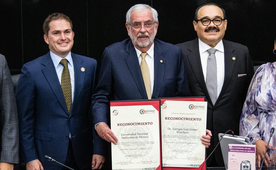 Ceremonia solemne en el Senado de la República en la que se otorgó un reconocimiento Dr. Enrique Luis Graue Wiechers por su destacada trayectoria como Rector al frente de la Universidad Nacional Autónoma de México. Foto: Gabriel Pano/ El UNIVERSAL