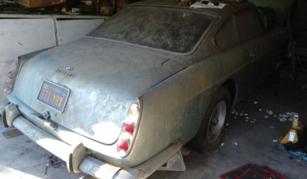 Encuentran Ferrari intacto en garage de California