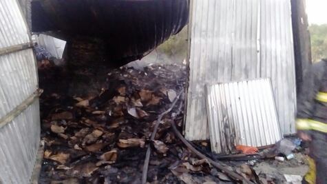 Incendio consume bodega en Tultitlán