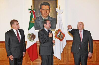 Isidro Pastor va por gubernatura  