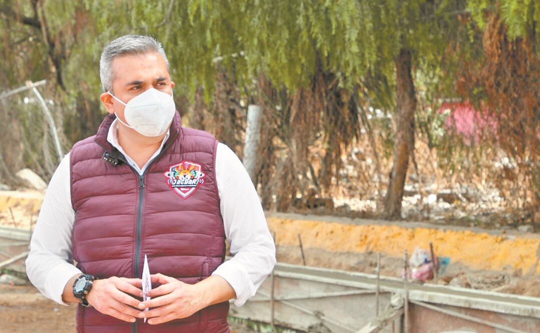 Fernando Vilchis Contreras informó que recibió el citatorio de la FGJEM, fechado el 26 de febrero de 2021, para presentarse a comparecer por la denuncia sobre un predio. Foto: Especial