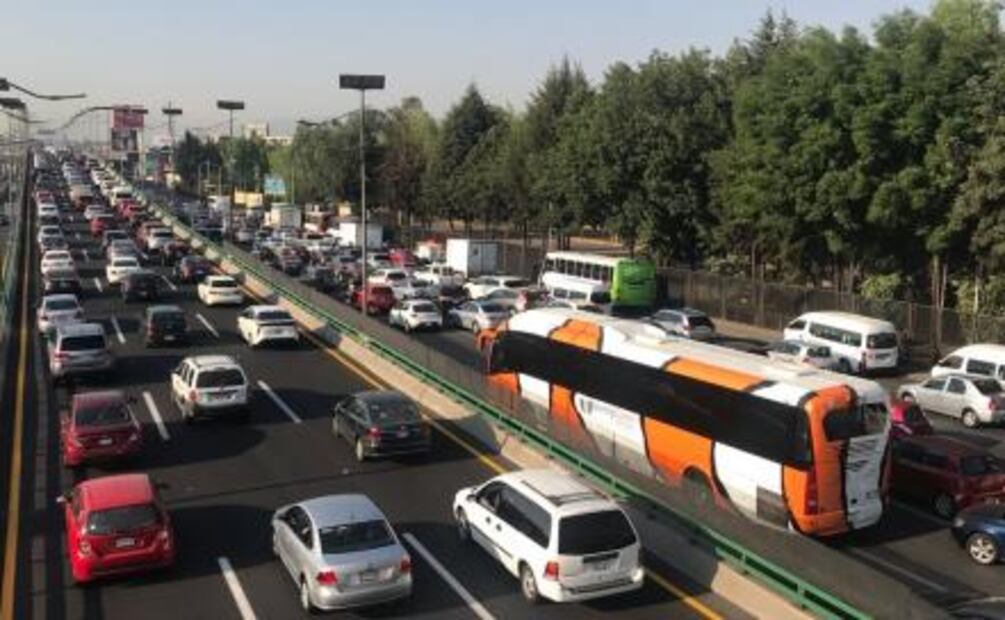 Derribo de puente obsoleto paraliza Periférico Norte