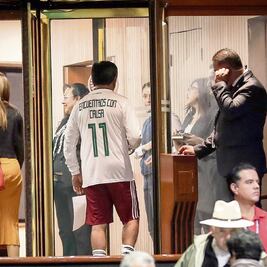 Estaban en la “cascarita” y rematan en el pleno