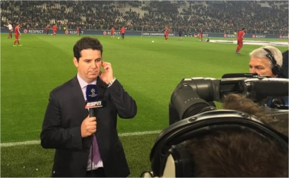 Comentarista de ESPN anuncia su salida del canal en transmisión en vivo