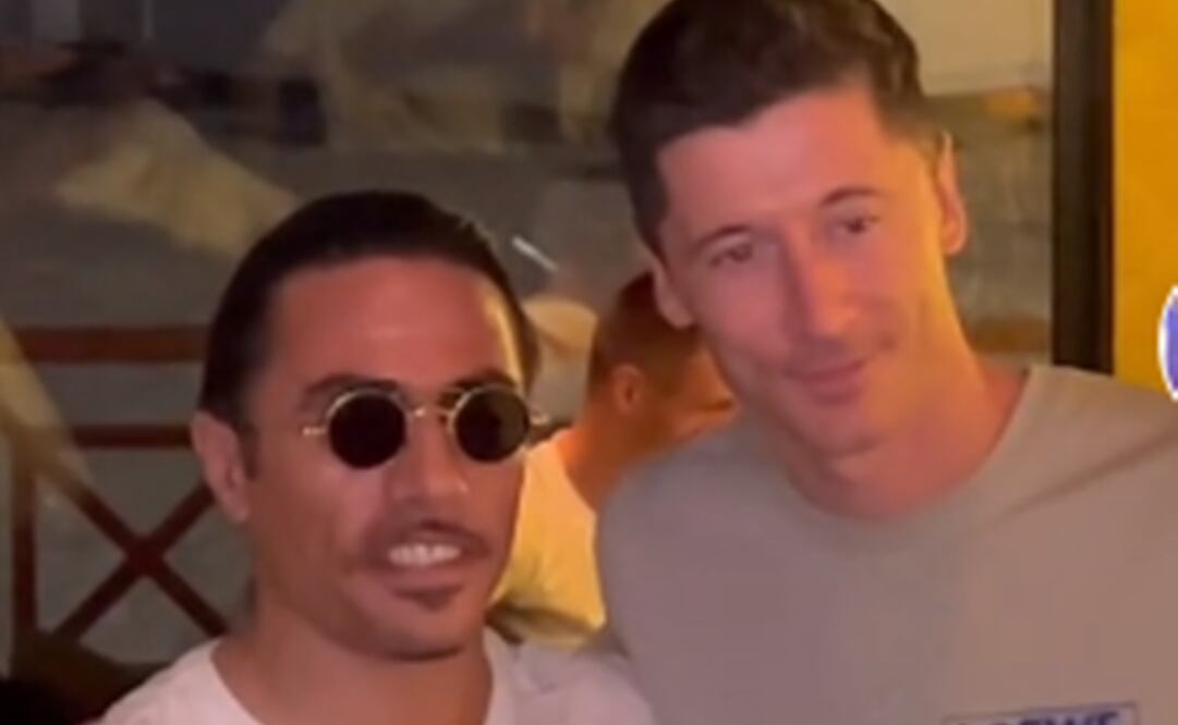 Robert Lewandowski visitó un restaurante en Qatar / FOTO: ESPECIAL