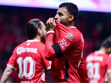 Así fue el golazo de Alexis Vega contra las Chivas; lo celebró de manera efusiva
