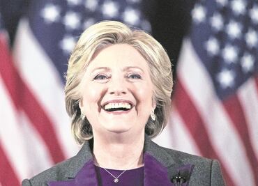 Gobierno de EU investiga correos de exfuncionarios enviados a Hillary Clinton