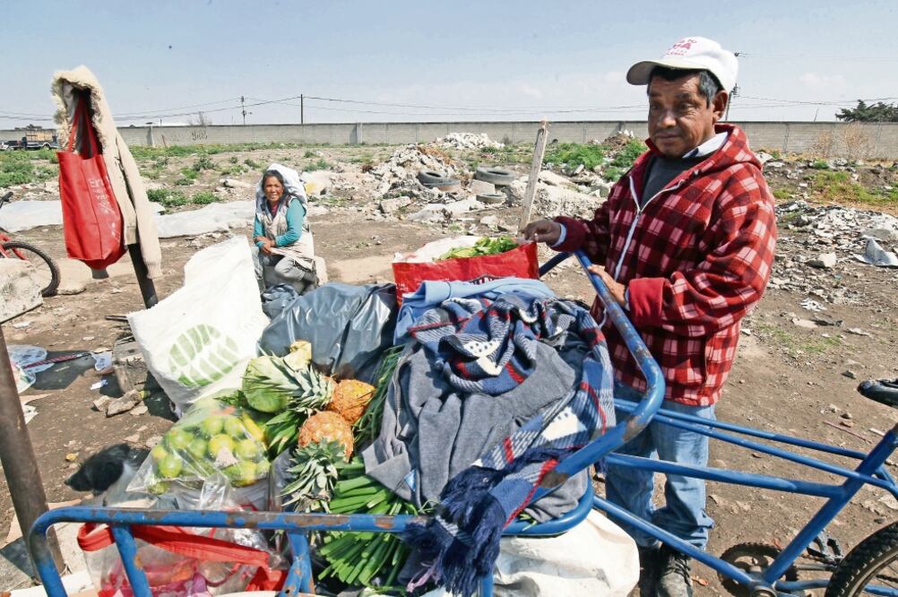 Los alimentos desechados que salen de la Central de Abasto de Toluca diariamente podrían ser aprovechadas dignamente por casi 2 mil familias en pobreza, indican. (FOTOS: JORGE ALVARADO. EL UNIVERSAL)