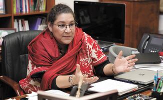 “Trabajamos el doble, con menos recursos”; entrevista con Lenia Batres