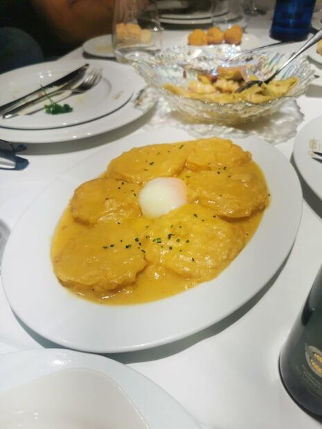 Patatas a la importancia, un platillo económico y rendidor con origen español 