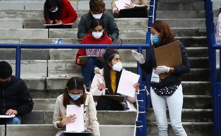 Besos en la calle, infancia durante la pandemia y exámenes de admisión, entre las mejores fotos de la semana
