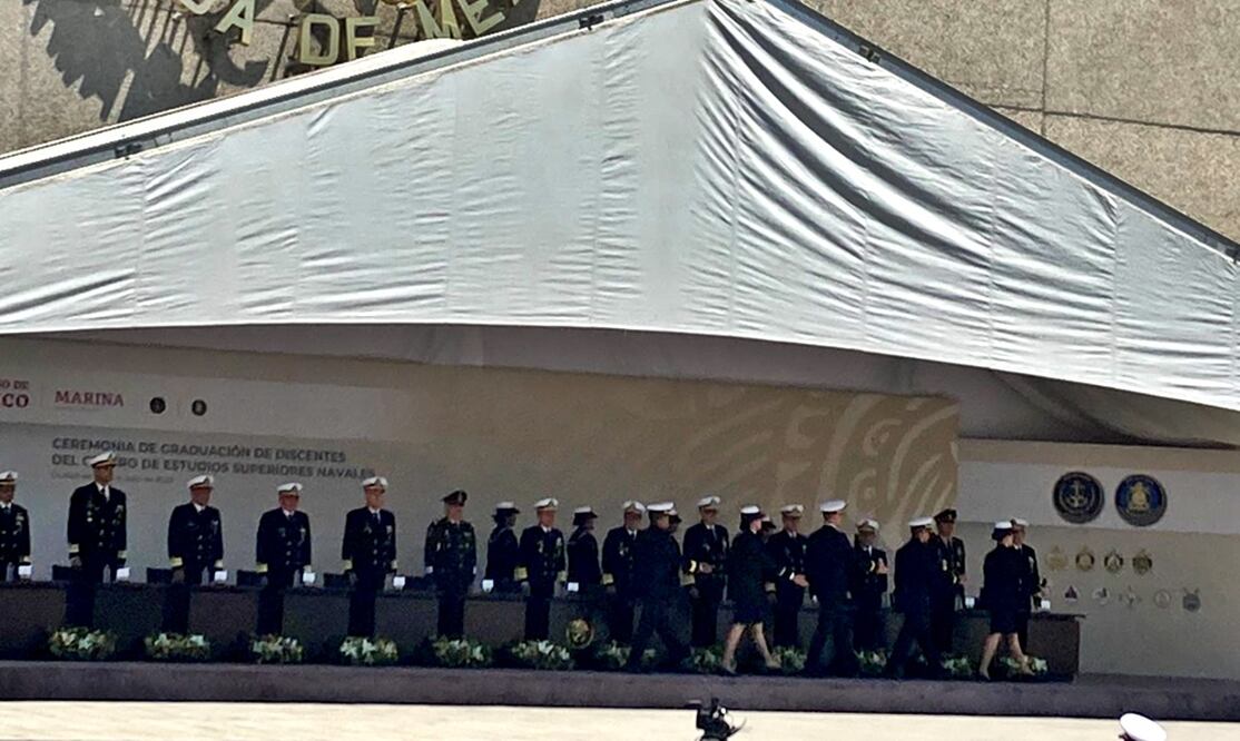 El titular de la Secretaría de Marina, almirante José Rafael Ojeda Durán, aseguró que el único y legítimo interés de las Fuerzas Armadas debe ser servir al pueblo