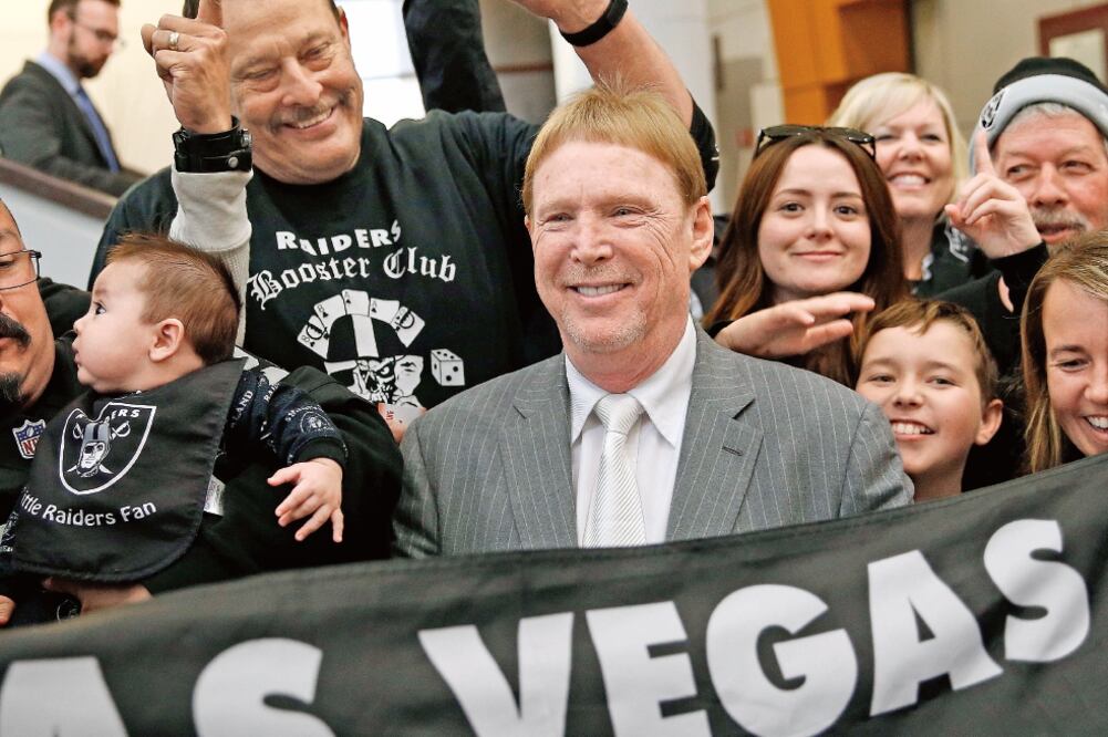 Mark Davis está dispuesto a construir su propio estadio (JOHN LOCHER. AP)