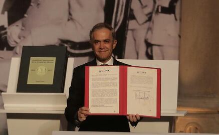 Constitución apuesta por desarrollo de la Ciudad de México: Mancera