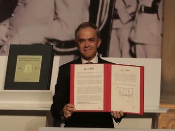 Constitución apuesta por desarrollo de la Ciudad de México: Mancera