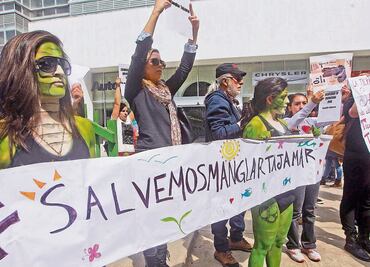 Protestan ante Semarnat por ecocidio