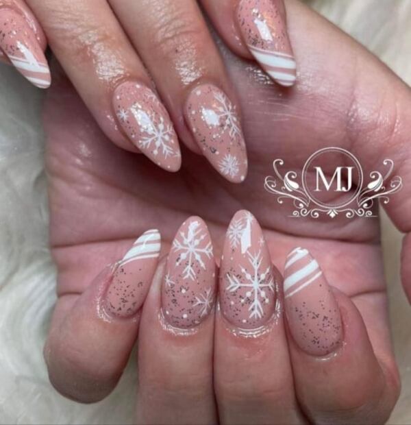 Diseños de uñas acrílicas para Navidad que amarás