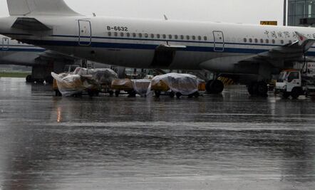 Por lluvias, Aeropuerto de la CDMX presenta otra vez retrasos