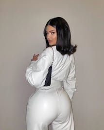 Kylie Jenner impacta con foto en brasier