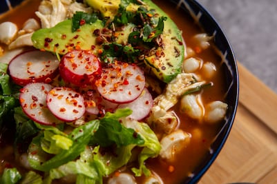 ¿Cuáles son los platillos patrios más calóricos y cómo disfrutarlos con moderación? 