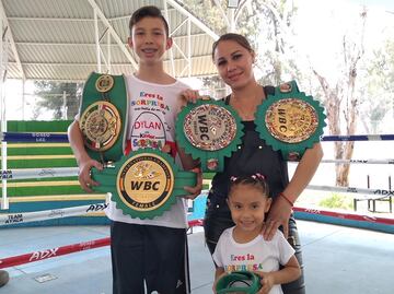 Zulina "Loba" Muñoz, la mamá que noquea la adversidad dentro y fuera del ring