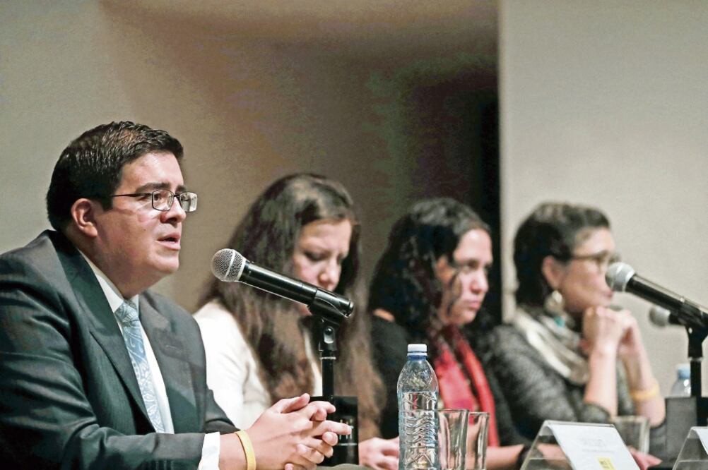 El investigador de Amnistía Internacional, Carlos Zazueta, dijo que no se debe renunciar al nuevo sistema penal sólo porque autoridades no puedan hacer su trabajo. FOTO: ALEJANDRA LEYVA. EL UNIVERSAL