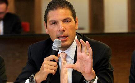 Empresarios debemos disminuir pobreza: Carlos Hank González