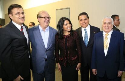 Coinciden Barrales y bloque antiMancera en la FIL