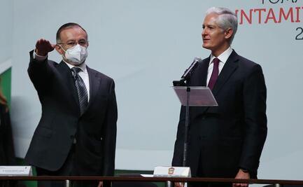 ¡Sí se pudo!; entre porras y chiflidos, toma protesta Raymundo Martínez como edil de Toluca 