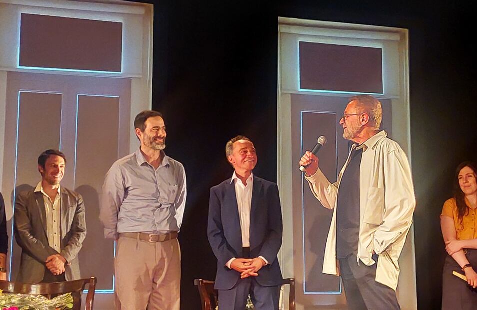 "Por la punta de la nariz...", obra protagonizada por Luis Roberto Guzmán y Roberto Sosa.
Foto: EL UNIVERSAL / Sughey Baños