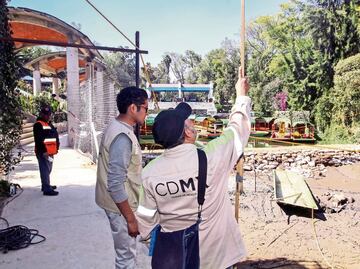 Tardarán 3 semanas en rellenar grieta en canal de Xochimilco