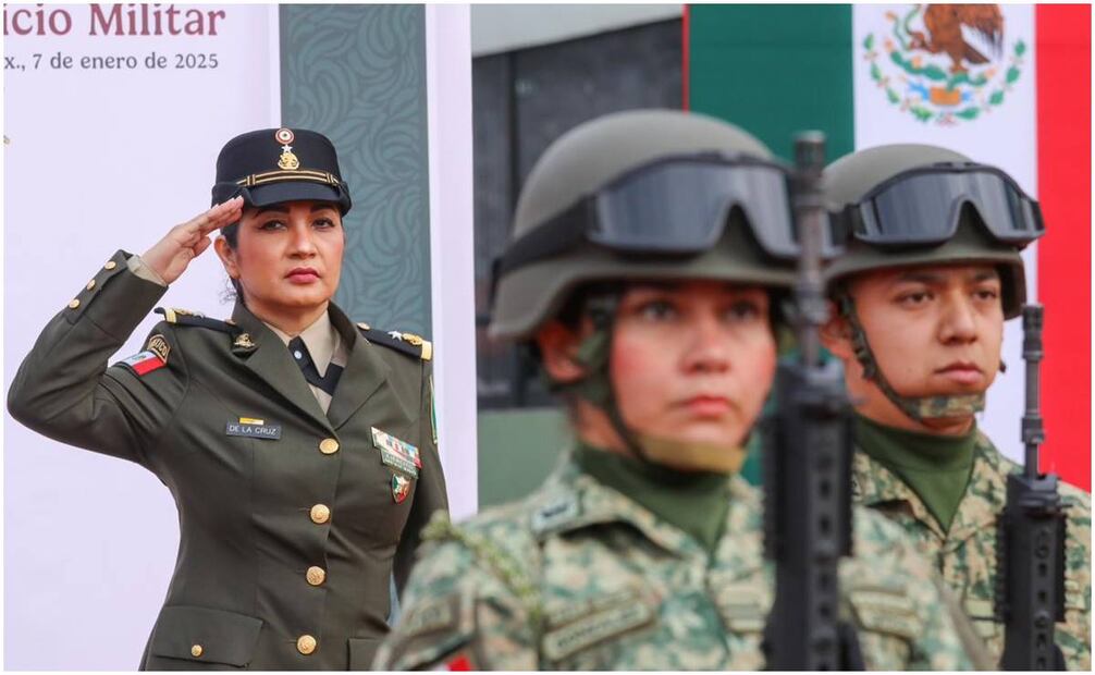 La general Brigadier de Justicia Militar y licenciada Mariana de la Cruz Sánchez, rindió protesta como Defensora General y jefa de la Defensoría de Oficio Militar. Foto: Axel Sánchez/ EL UNIVERSAL