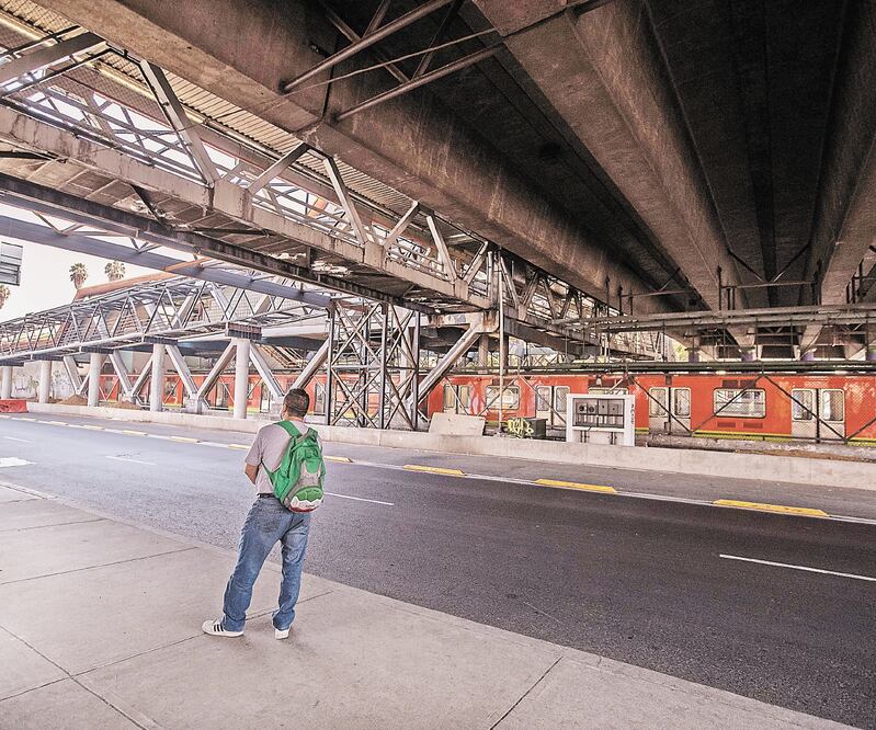 Tras el inicio de las medidas de la Jornada Nacional de Sana Distancia, ha disminuido la movilidad en la Ciudad de México. Foto: GERMÁN ESPINOSA. EL UNIVERSAL