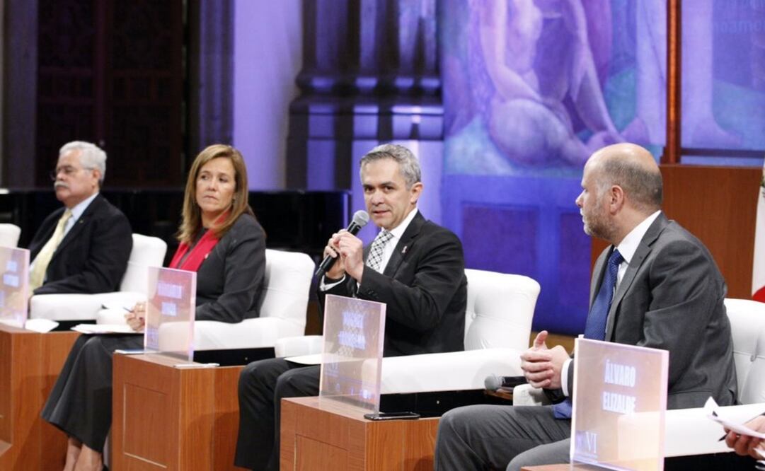 En la mesa participó también la ex primera dama, Margarita Zavala, del PAN. /Tomada de Twitter