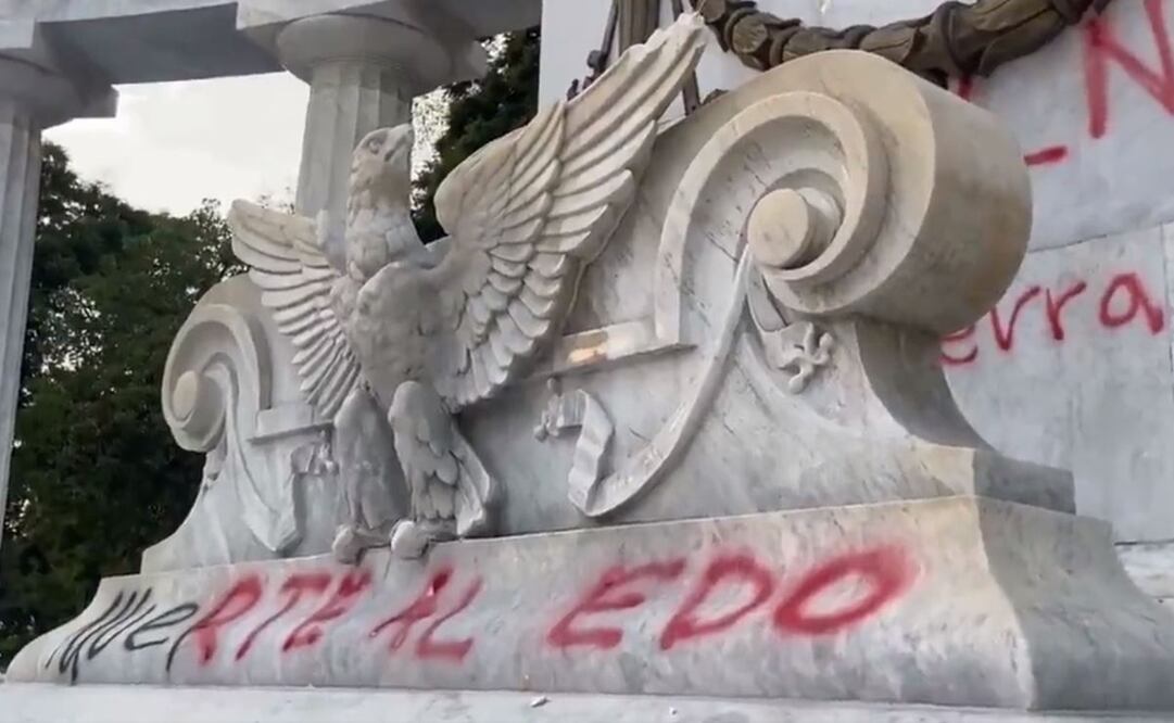 Vuelven a vandalizar Hemiciclo a Juárez; ahora en marcha por la Hispanidad