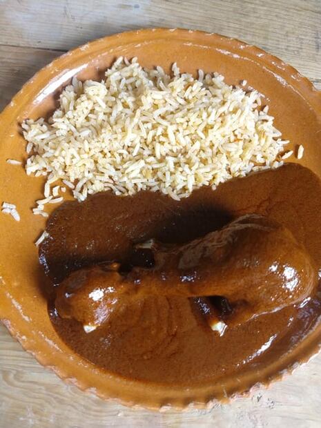 Qué elementos lleva la ofrenda de Día de Muertos