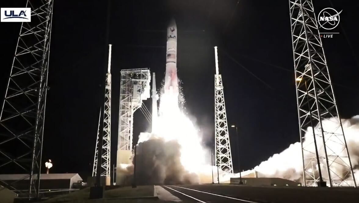 Esta madrugada despegó la misión Colmena con destino a la Luna, un proyecto de la UNAM, la Agencia Espacial Mexicana y la NASA.
Foto: EFE / Cristobal Herrera-Ulashkevich