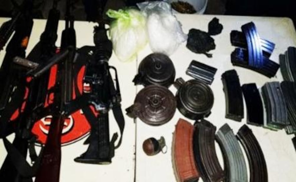 Ejército detiene a un civil en Michoacán; incendian autos 