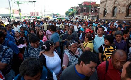 Sigue plantón de invidentes frente al Palacio del Ayuntamiento