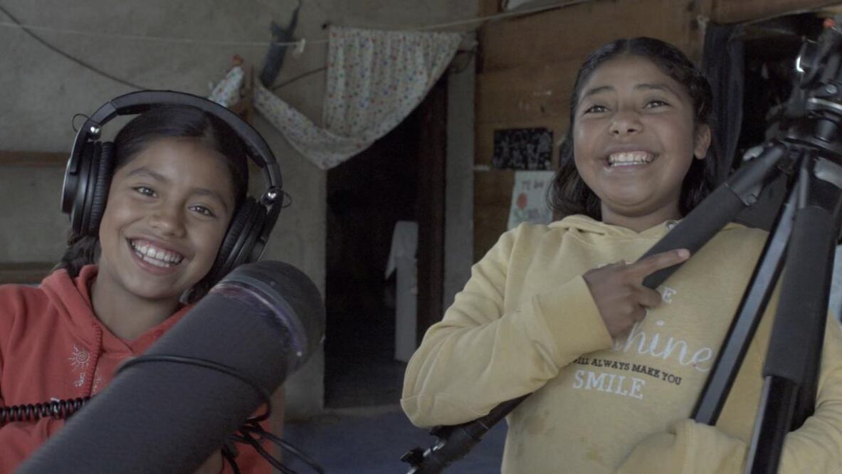 “Eva y Leslie, hermanitas que atraviesan la cotidianidad de Lachatao. Crédito: Especial