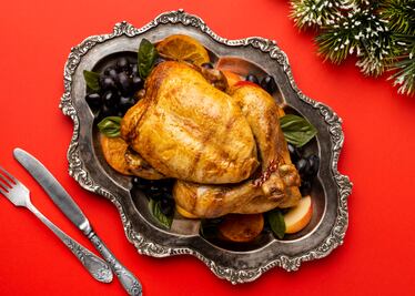 A qué temperatura se debe hornear el pavo para que quede jugoso